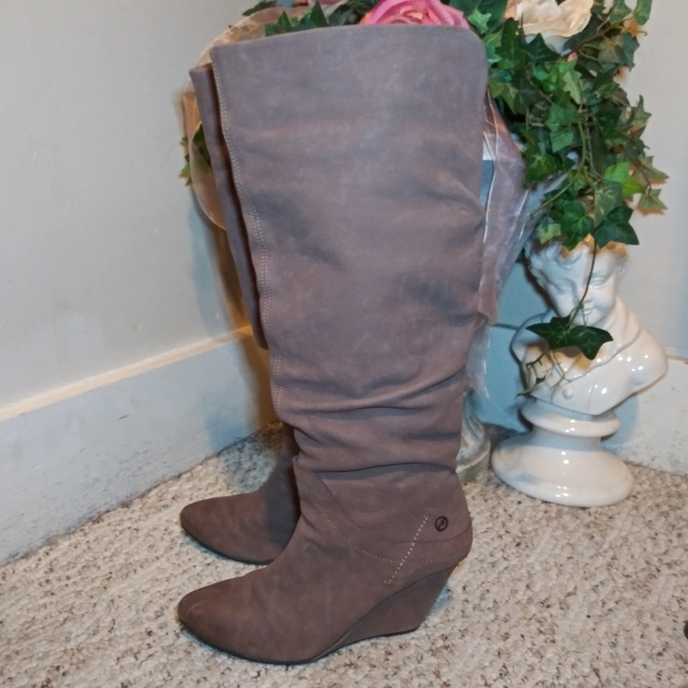 Bronx Knee High Brown Wedge Scrunchy Leather Pull-On Boots - Picture 5 of 8